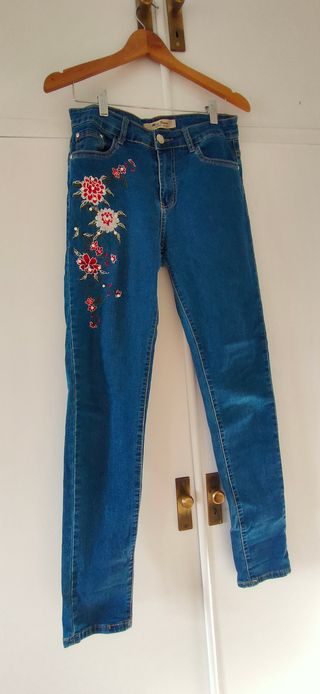 Vaqueros Miss Fanny bordados florales