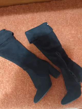 Stivali al ginocchio in velluto nero