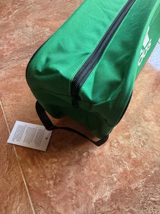 Bolsa deportiva - aseo / Adidas - Nike / NUEVAS