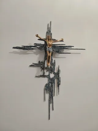 Cruz de pared moderna