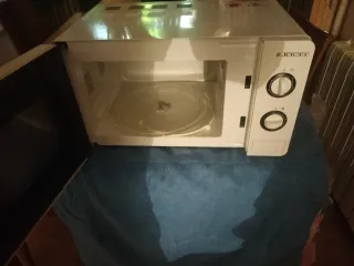 Microondas Jocel Blanco