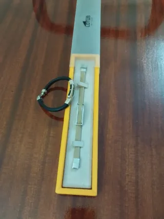 Pulseras de goma y metal