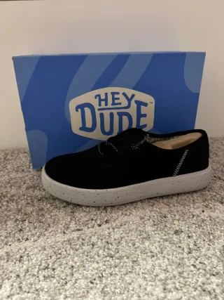 Zapatillas Hey Dude Negras y Blancas