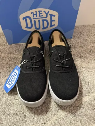 Zapatillas Hey Dude Negras y Blancas