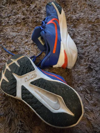 Zapatillas Nike niño azul y naranja talla 35,5