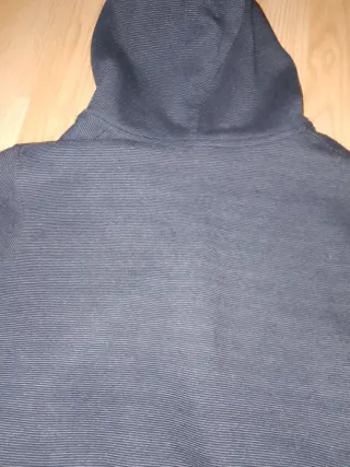 Sudadera Hugo Boss Azul y Gris.