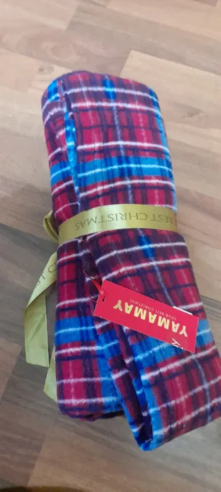 Plaid Scozzese rosso e blu caldo e morbido Yamamay