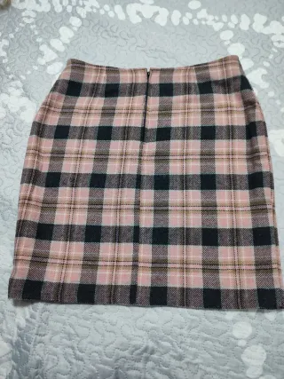 Falda de cuadros Talla 42 aprox..