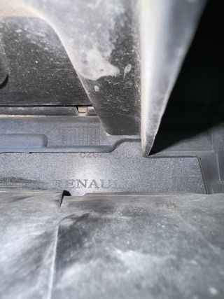 Defensa Renault Fluence