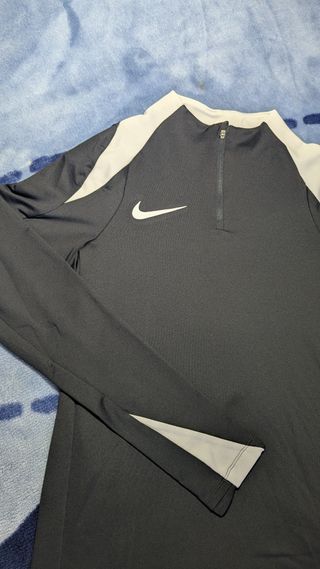 Sudadera Nike 3/4 Zip Entrenamiento Negra y Blanca