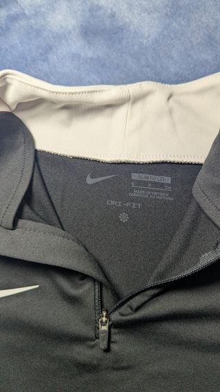 Sudadera Nike 3/4 Zip Entrenamiento Negra y Blanca