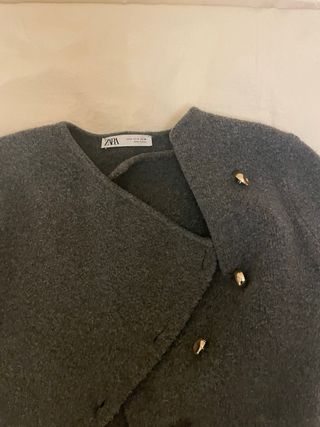 Abrigo Zara Gris Botones Dorados