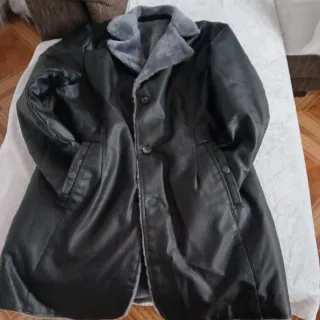 Chaquetón hombre polipiel negro