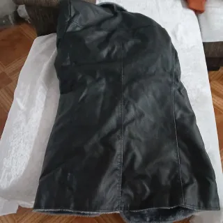 Chaquetón hombre polipiel negro
