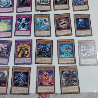 N°90 Carte Yu-Gi-Oh! da collezione