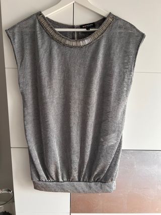 Top Morgan gris adornado, nuevo