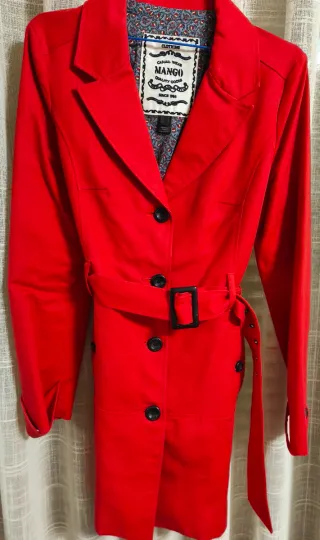 Gabardina Mango Roja