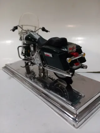 Moto Harley Davidson 1997 flhr road king.1,18