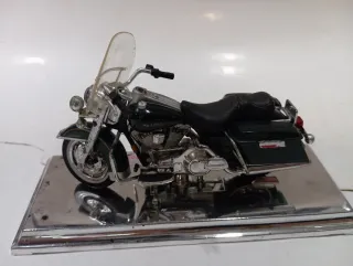 Moto Harley Davidson 1997 flhr road king.1,18