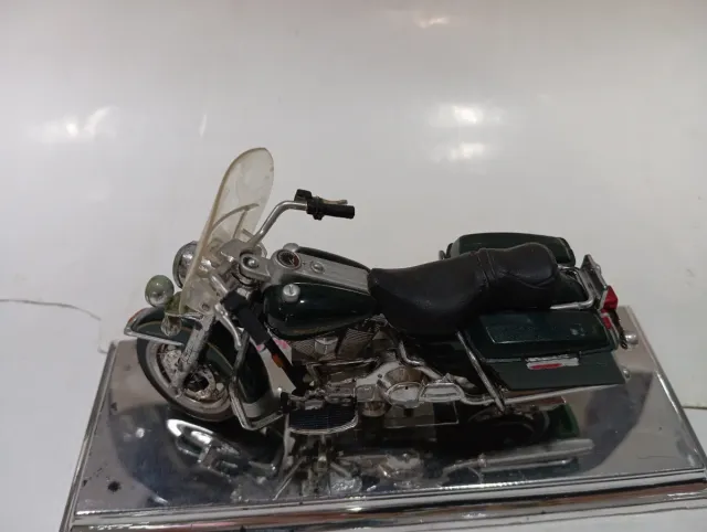 Moto Harley Davidson 1997 flhr road king.1,18