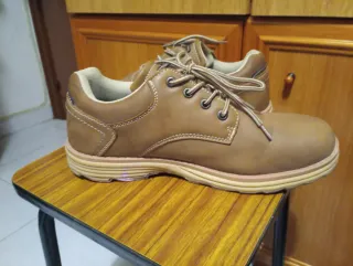 Zapatos marrones de cordones