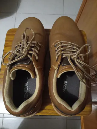 Zapatos marrones de cordones