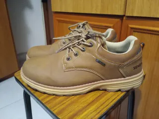 Zapatos marrones de cordones