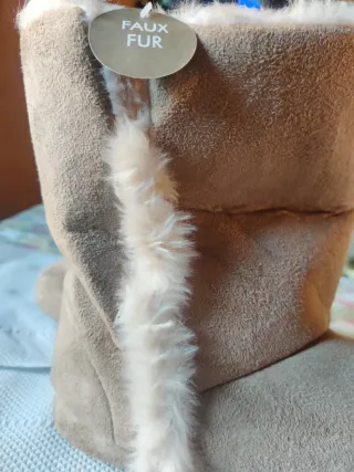 Stivaletti beige Accessorize con finta pelliccia