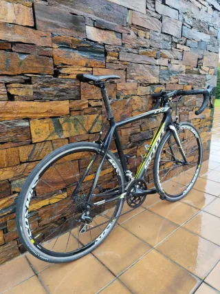 Bicicleta Scott CR1 Carbono