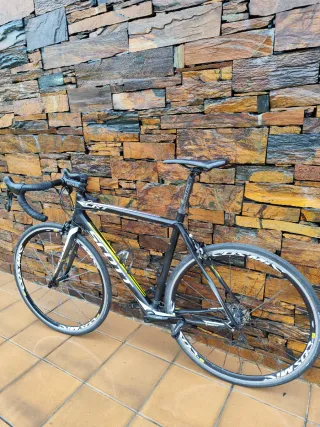 Bicicleta Scott CR1 Carbono