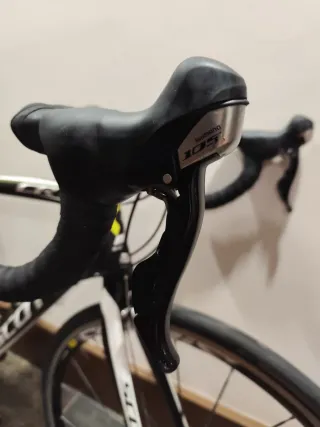 Bicicleta Scott CR1 Carbono