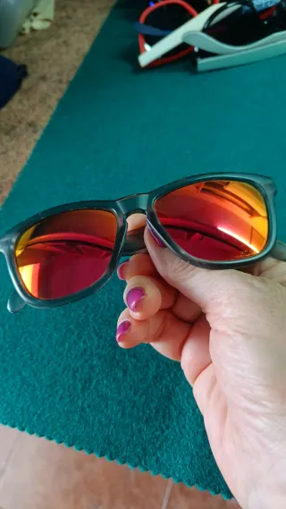 Gafas de sol aviador doradas y negras todas 40€.