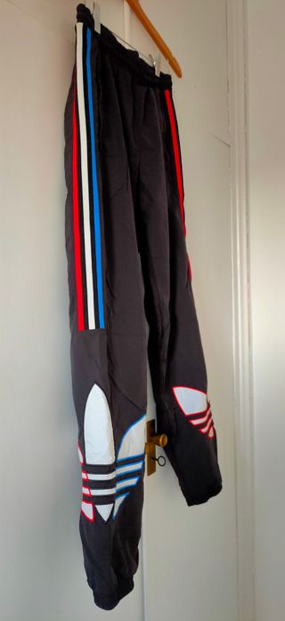 Pantalón Adidas Negro Tiras Tricolor Hombre