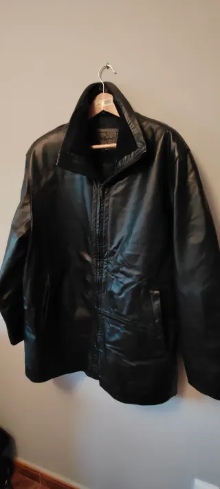Chaqueta de piel hombre negra
