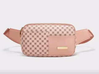 Riñonera rosa con estampado geométrico