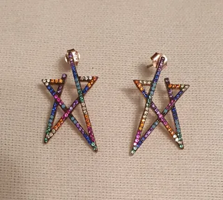 Pendientes estrella con pedrería