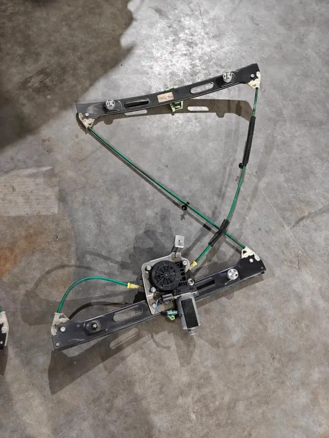 Elevalunas BMW E46 Compact Delanteros y ventanas