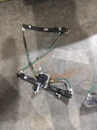 Elevalunas BMW E46 Compact Delanteros y ventanas