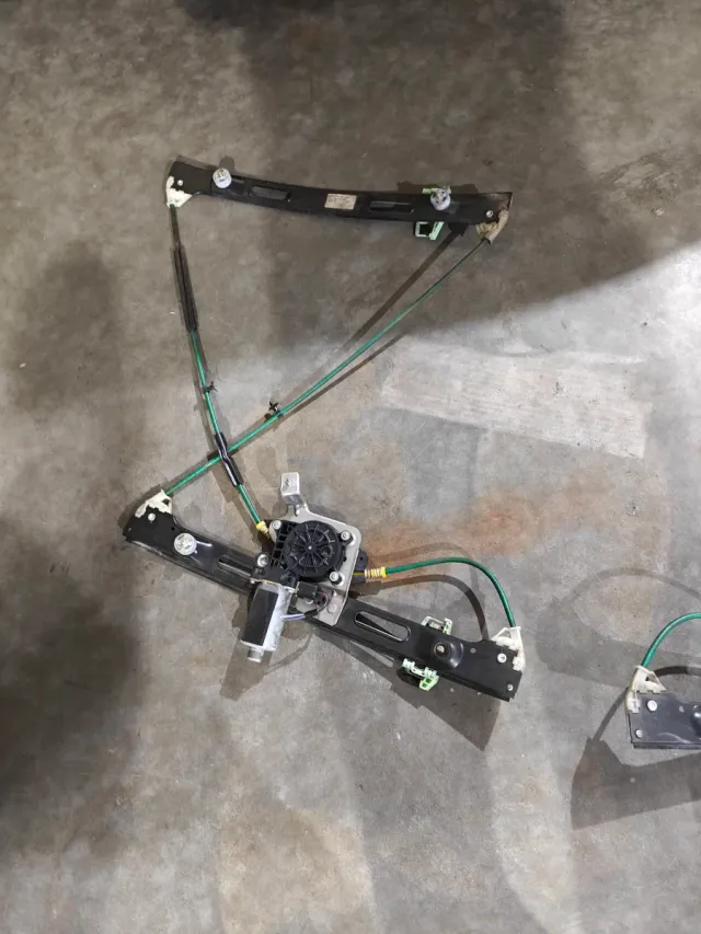 Elevalunas BMW E46 Compact Delanteros y ventanas