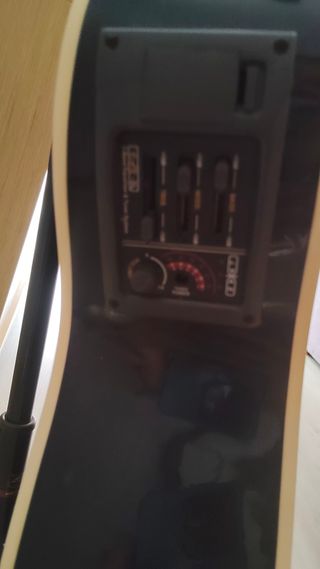 Guitarra Electroacústica Negra