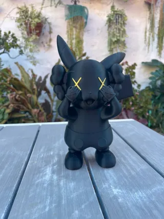 !OFERTON¡ Figura Kaws Pikachu 21 cm