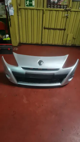 paragolpes Delantero Renault Clio 3 año 2011 ancho