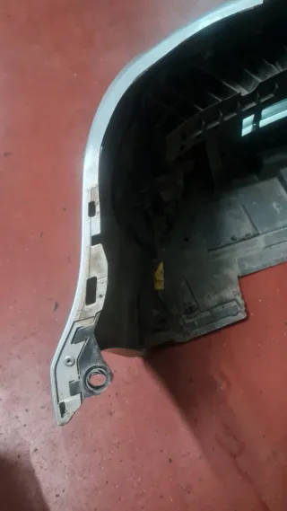 paragolpes Delantero Renault Clio 3 año 2011 ancho