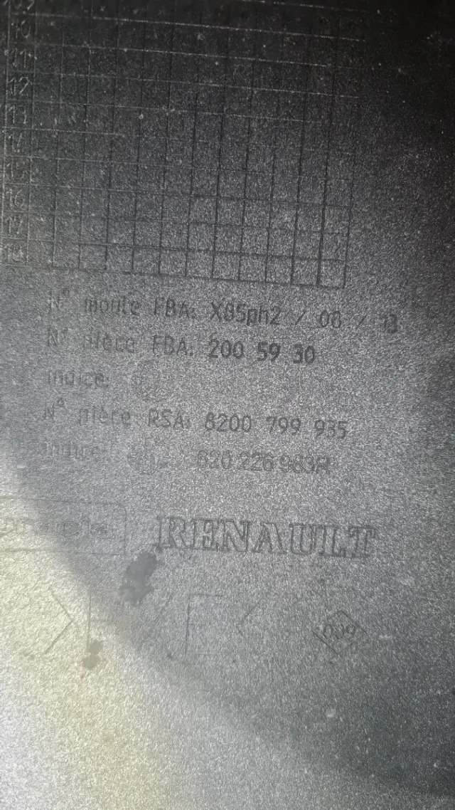 paragolpes Delantero Renault Clio 3 año 2011 ancho