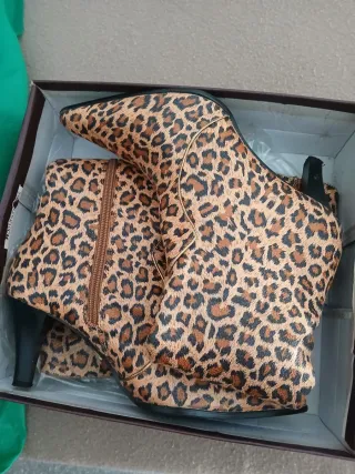 Botas altas leopardo talla 37