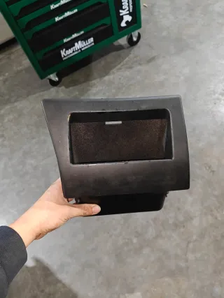 Guantera BMW E46 Compact bajo volante