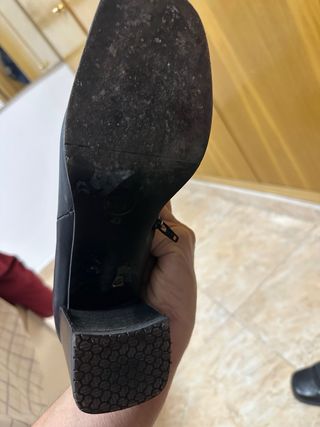 Botines de piel negros