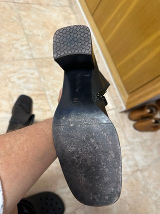 Botines de piel negros