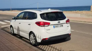 KIA Carens 2015