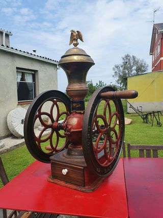 Molinillo de cafe antiguo